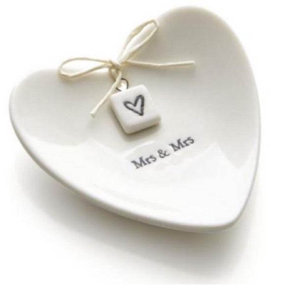 NWT Mr & Mrs Heart Shaped Porcelain Ring Dish - Picture 7 of 7